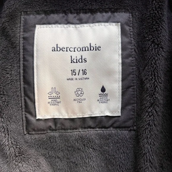 Abercrombie Big Kid black thick Puffer Coat 15/16